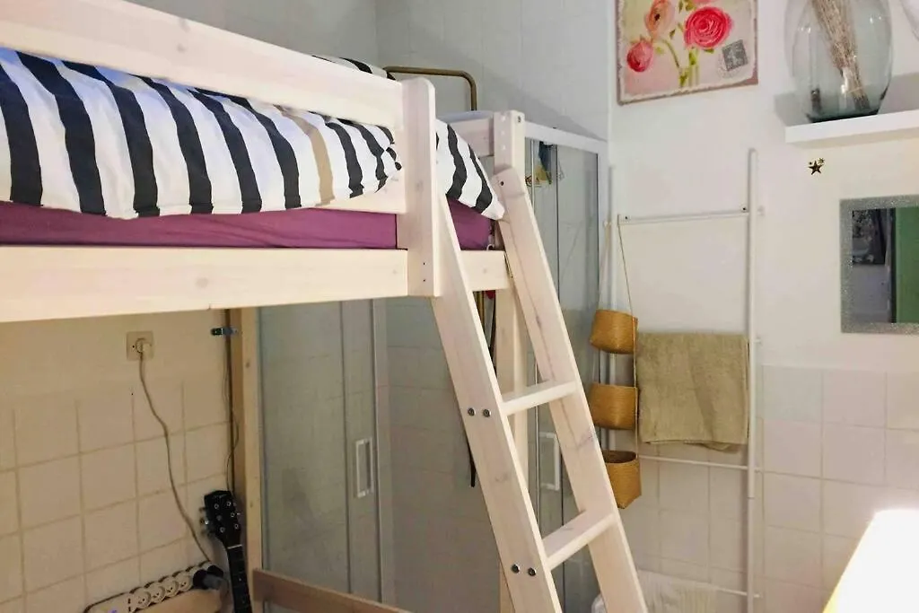 Le Studio De Martine: Parisian Charm Near Moulin Rouge Apartment France